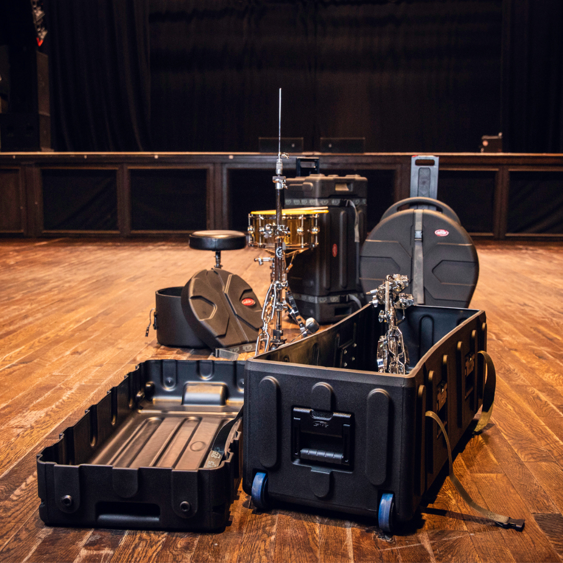 Large Drum Hardware Case with Wheels