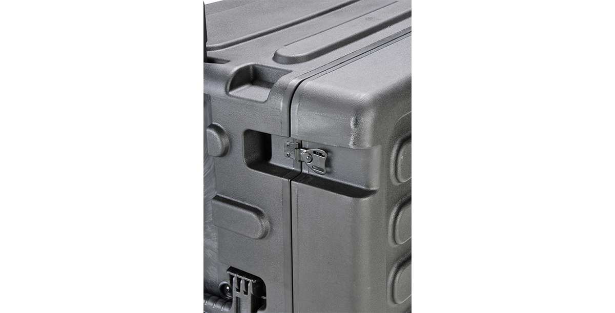 Latch close-up on 20-Inch Rolling Shock Rack highlighting secure black powder coated hardware for rugged use.