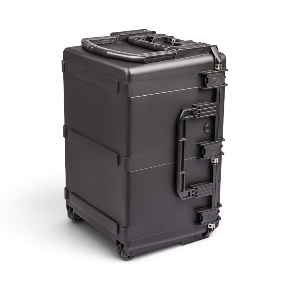 SKB Cases iSeries 3021-18 black waterproof injection molded hard case with wheels and side handle