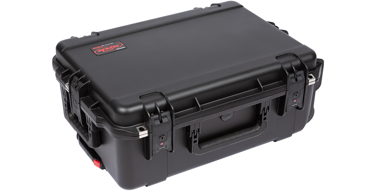 Side view of SKB 2U iSeries Fly Rack closed case, featuring molded handle and TSA-approved latches for travel-ready protection.