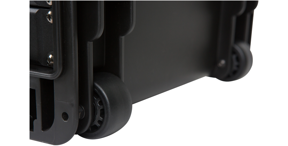 Detail of durable rolling wheels on the 2U Studio Flyer Rack Case for smooth mobility and travel convenience.