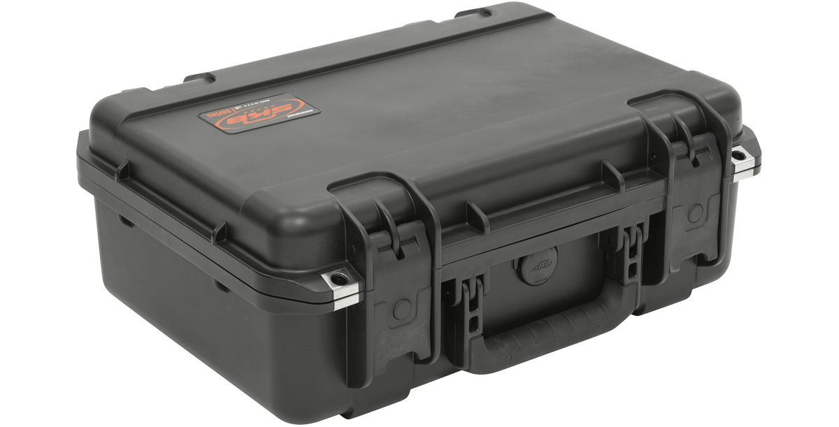 Closed iSeries 1711-6 Waterproof Case with secure latches and molded handle, built for Mil-Standard protection.