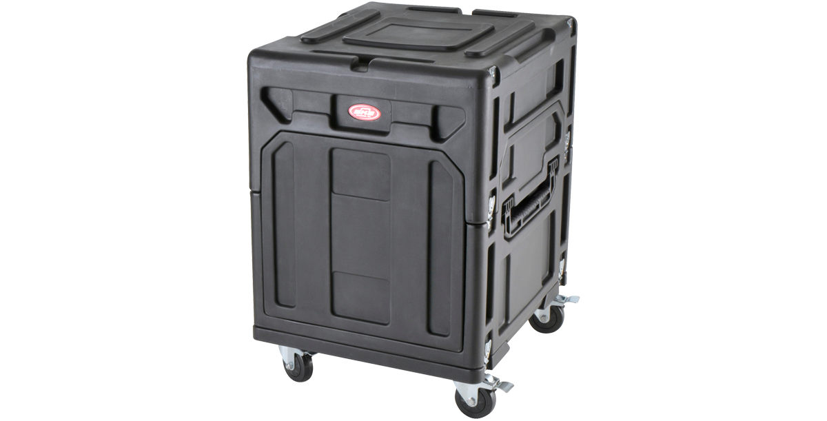 Fully closed SKB Gig Rig case with heavy-duty exterior and caster wheels, ensuring safe and mobile storage for rack-mounted equipment.