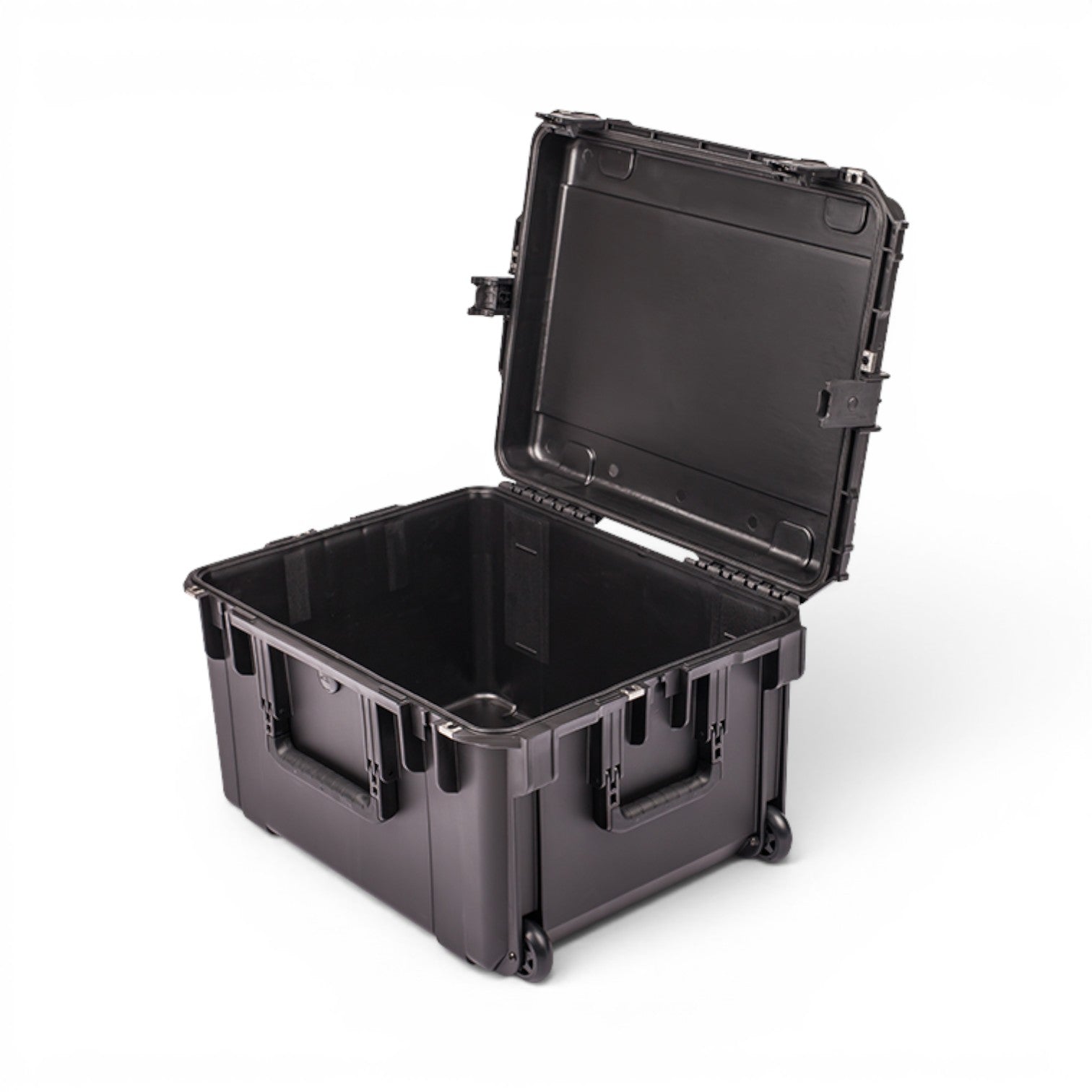 SKB Cases iSeries 2217-12 black waterproof injection molded polypropylene protective equipment case with wheels