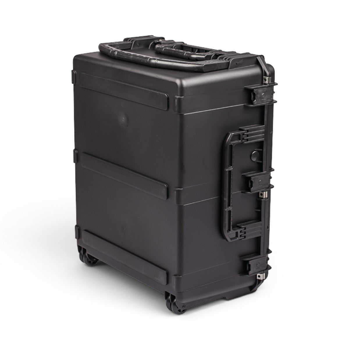SKB Cases iSeries 3026-15 black waterproof injection molded polypropylene equipment case with side handle and wheels