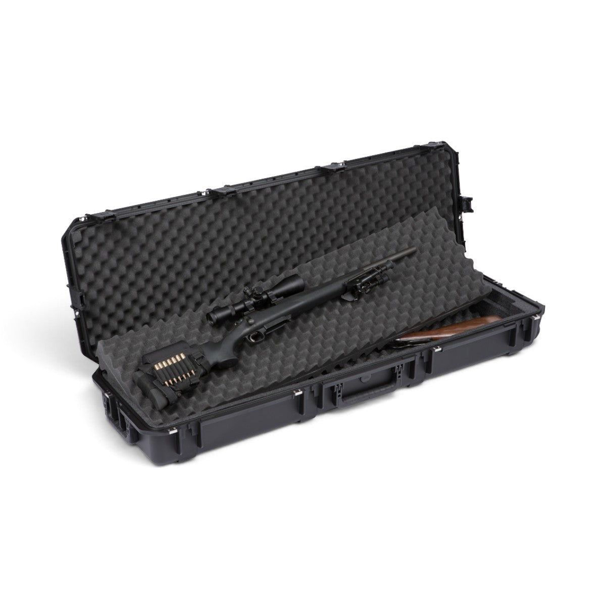 SKB Cases iSeries 5014-6 double rifle case in black with foam interior holding two rifles in a bunk-bed configuration