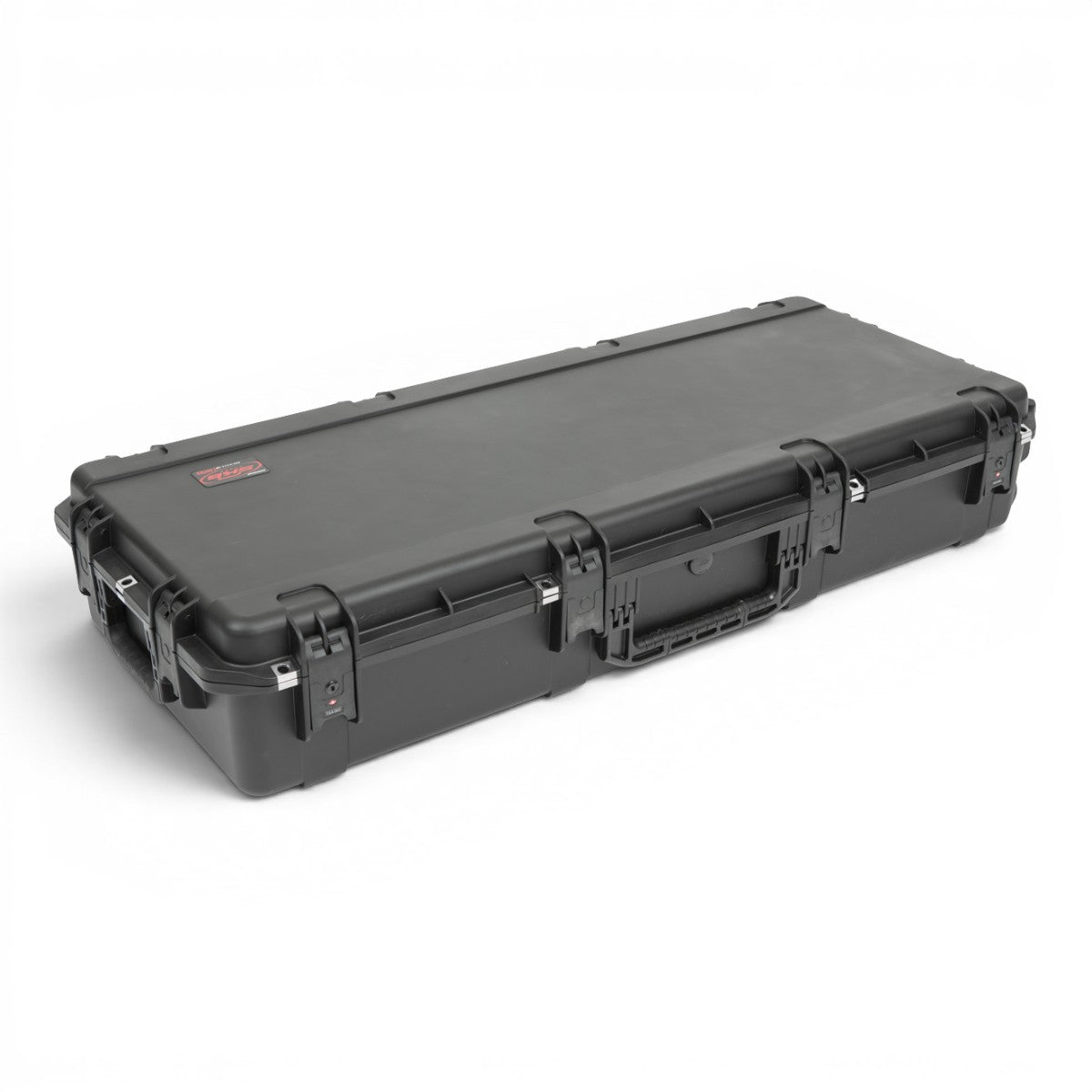 SKB Cases iSeries 61-note keyboard case in black, featuring a waterproof, military-grade polypropylene design.