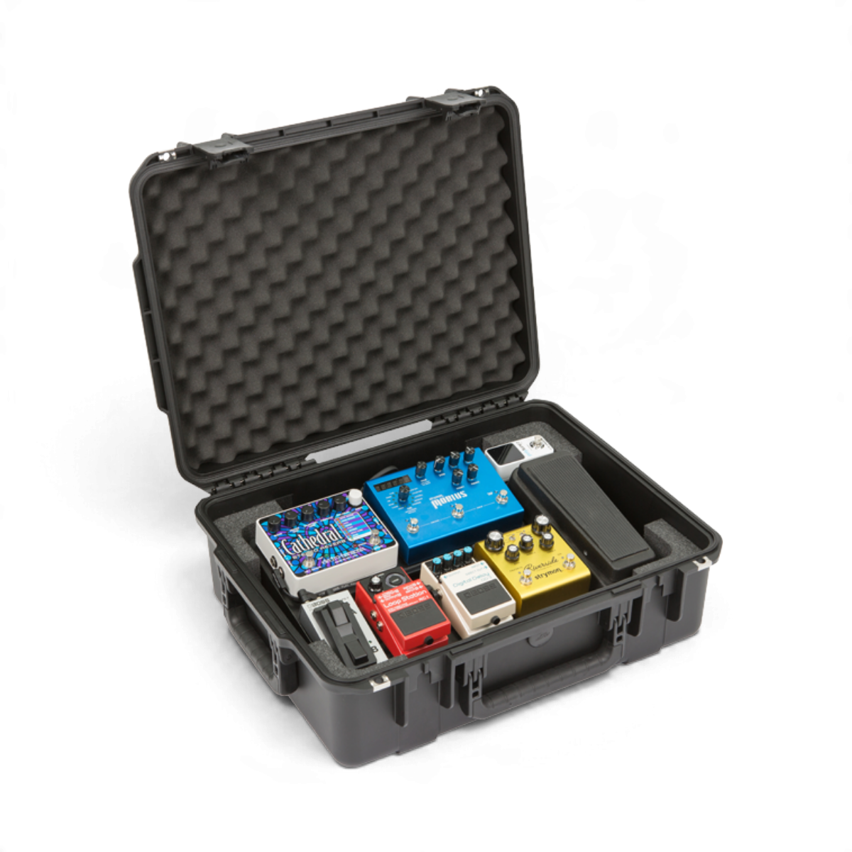 SKB Cases iSeries 2015-7 waterproof hard case containing a 1SKB-PB1712 pedalboard with various guitar effect pedals.