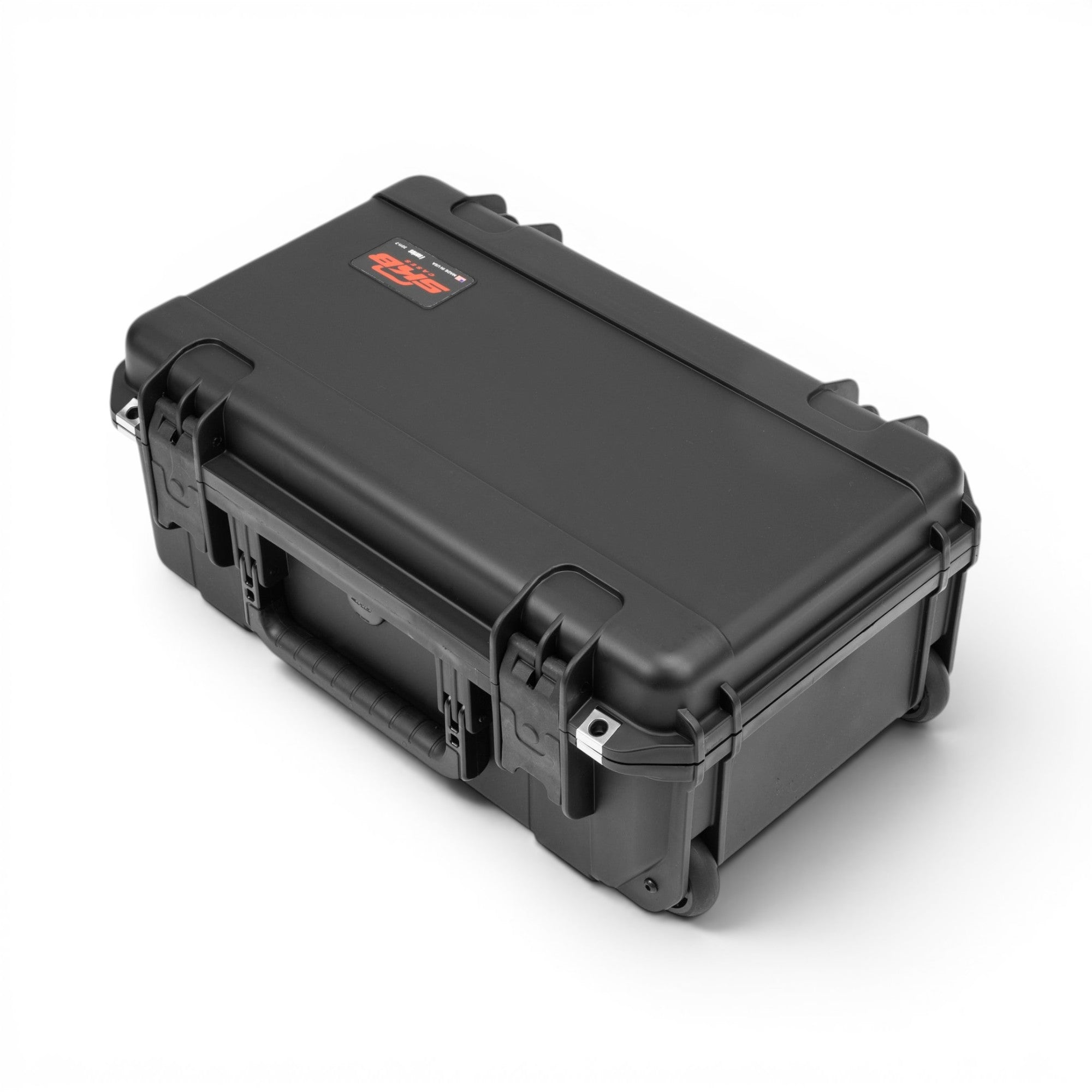 SKB Cases iSeries Slab 133 waterproof protective case in black with wheels and telescoping handle.