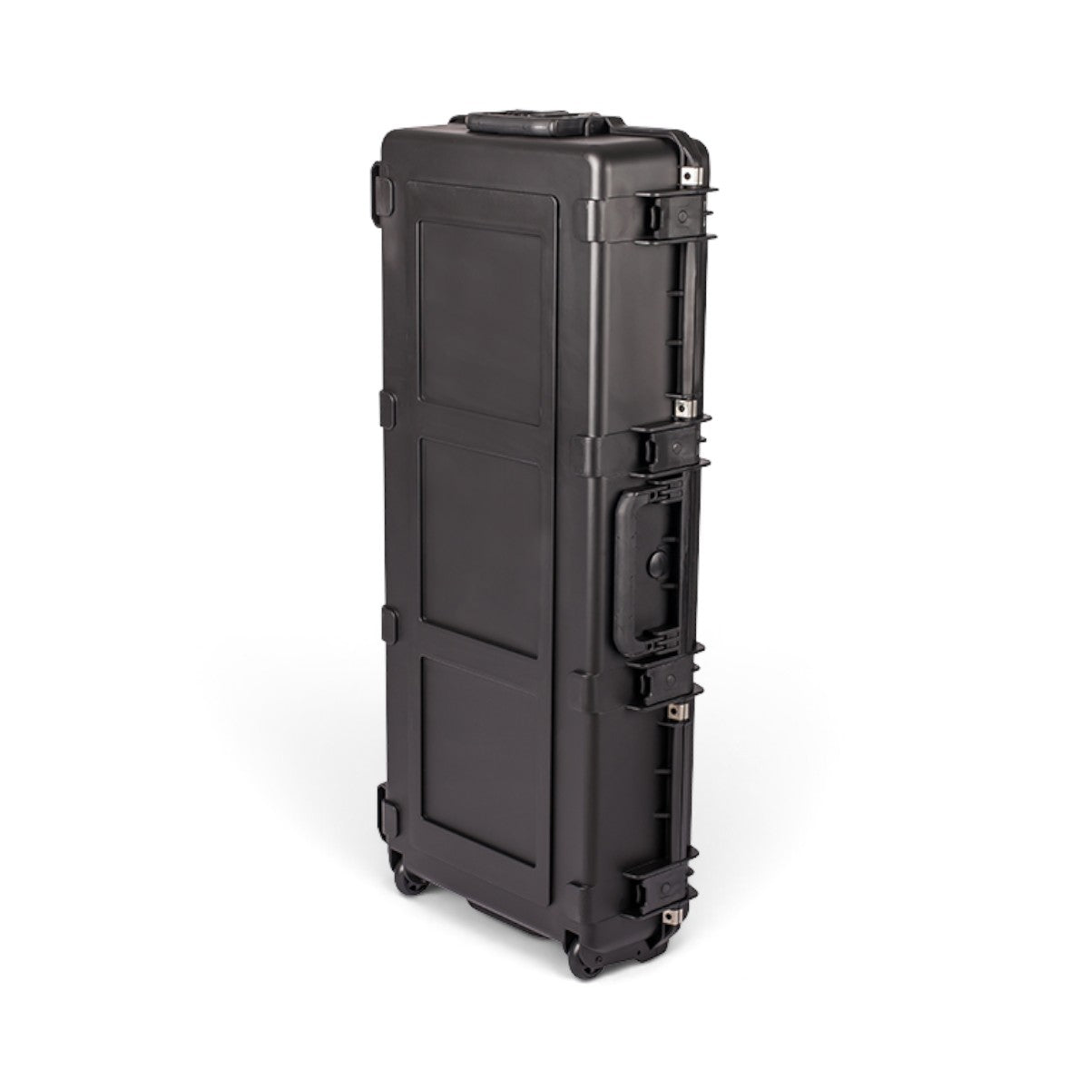 SKB Cases iSeries 4217-7 black waterproof injection molded polypropylene equipment case with heavy-duty latches